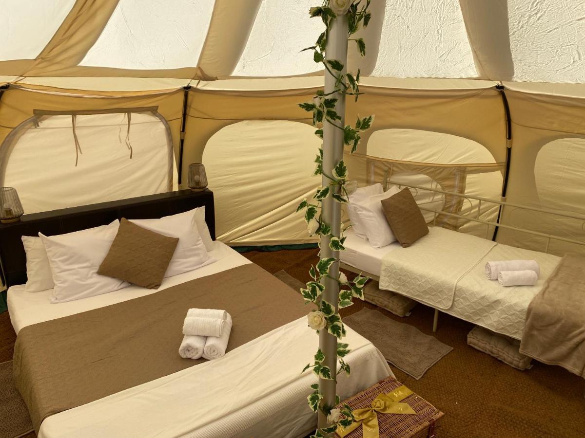 Fonclaire Holidays Glamping 'Luxury Camping' Blond Eksteriør billede